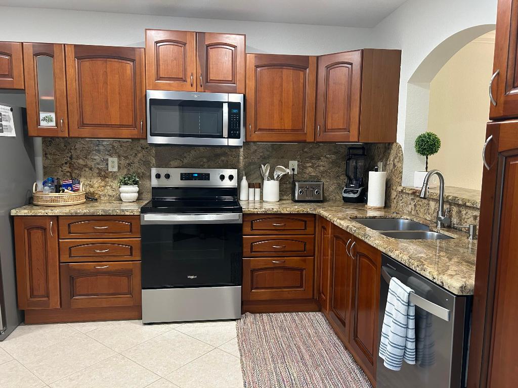 12768 Westhampton Circle