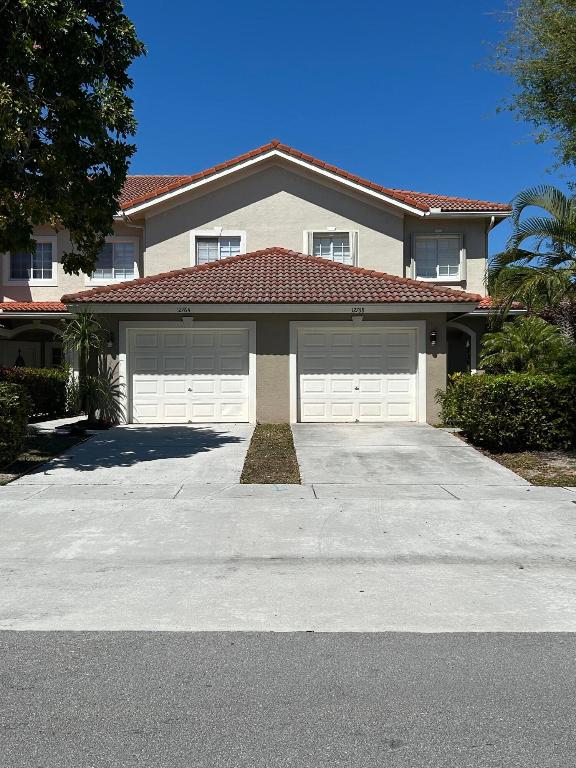 12768 Westhampton Circle