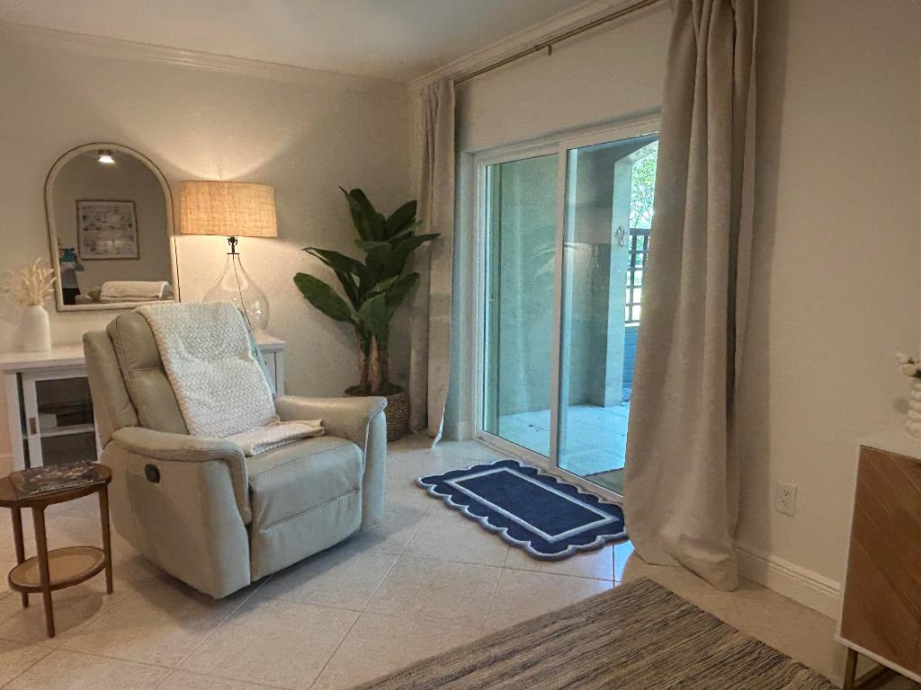 12768 Westhampton Circle