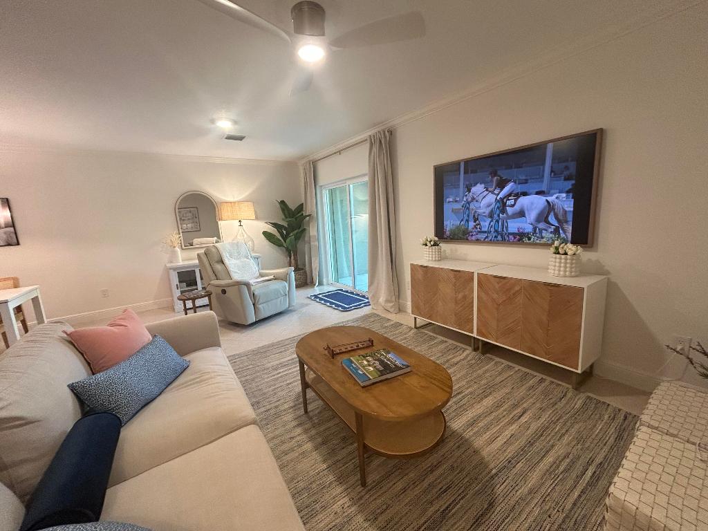 12768 Westhampton Circle