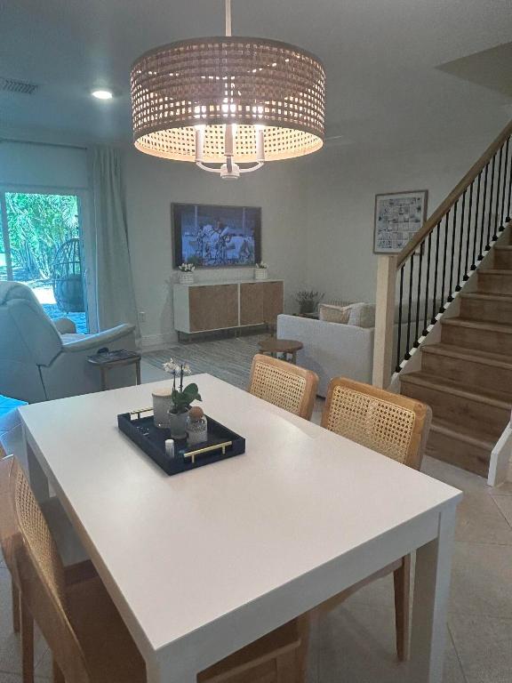 12768 Westhampton Circle