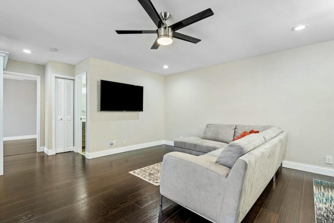 905 NW 29th Avenue D