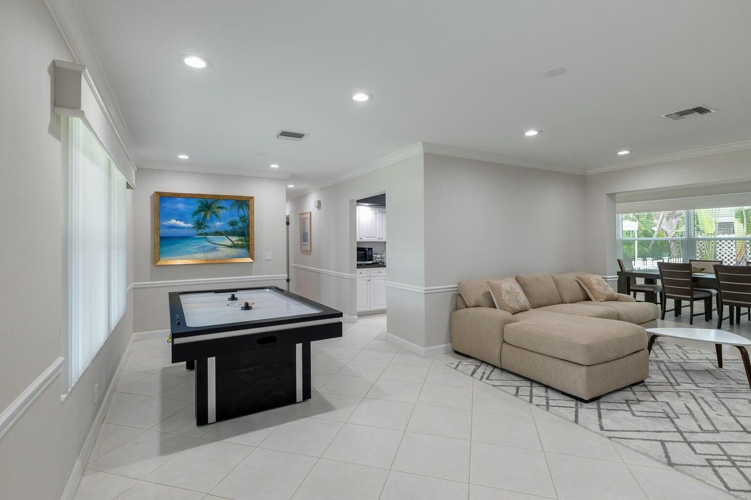 498 NE 47th Street