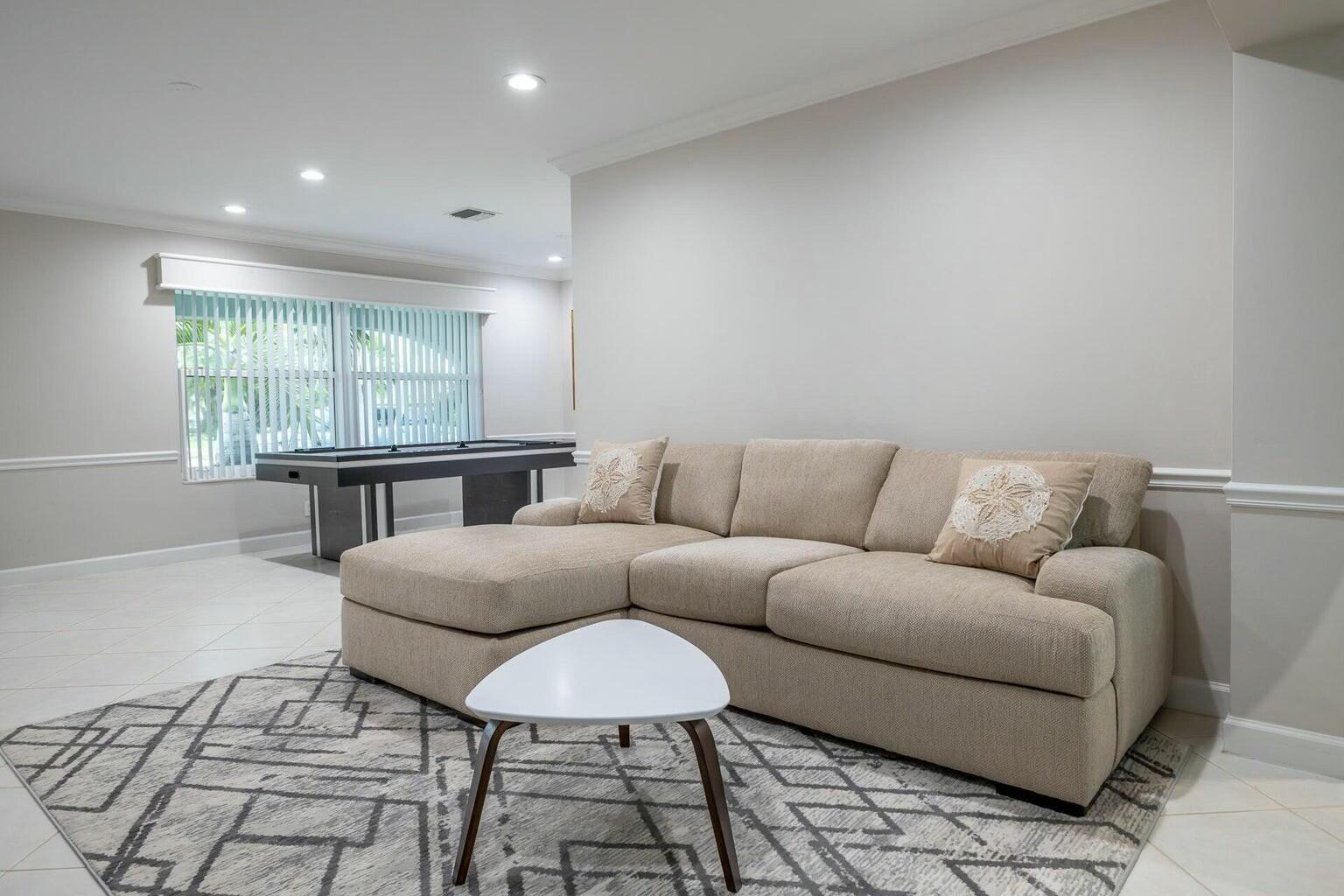 498 NE 47th Street