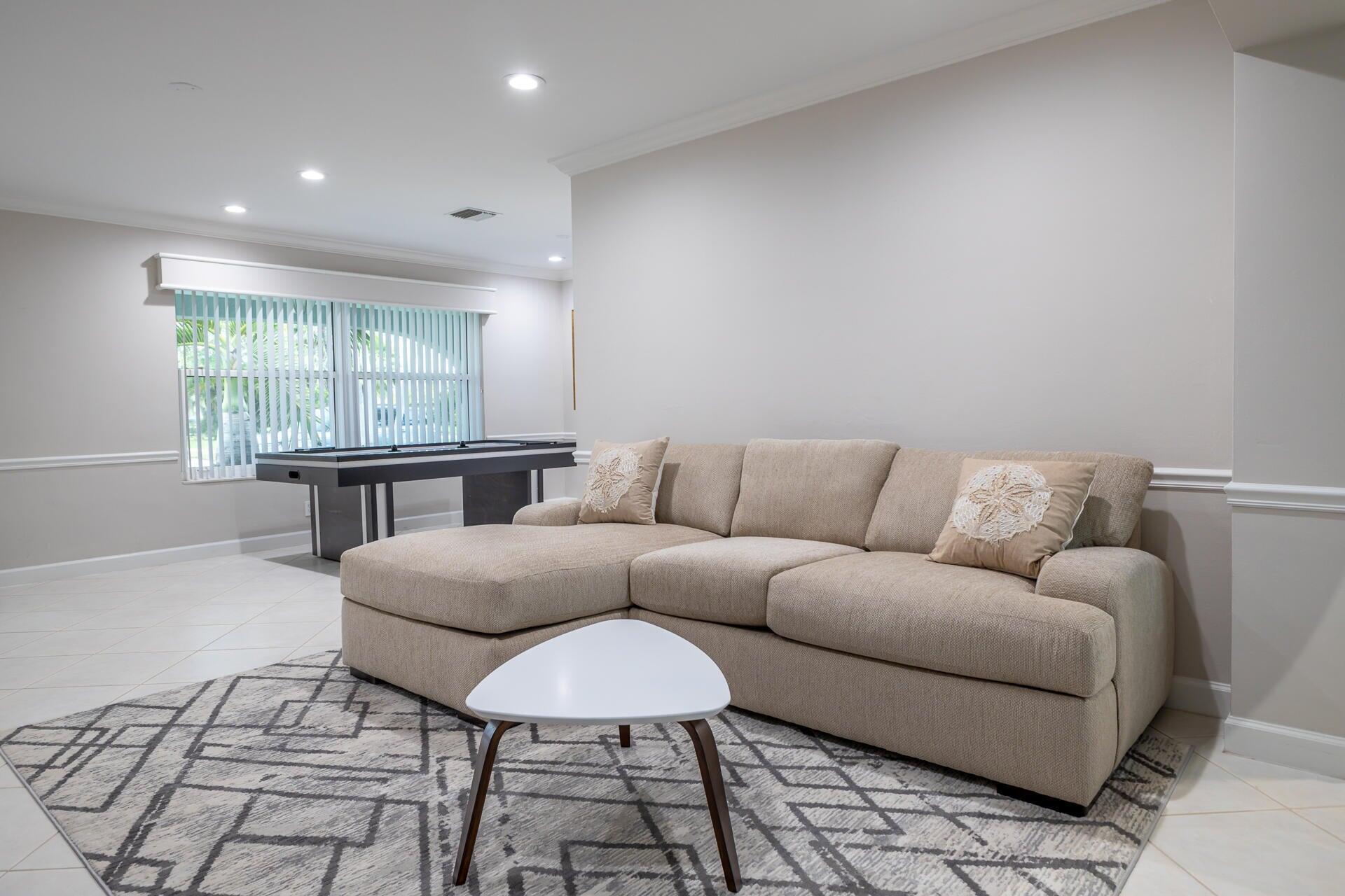 498 NE 47th Street