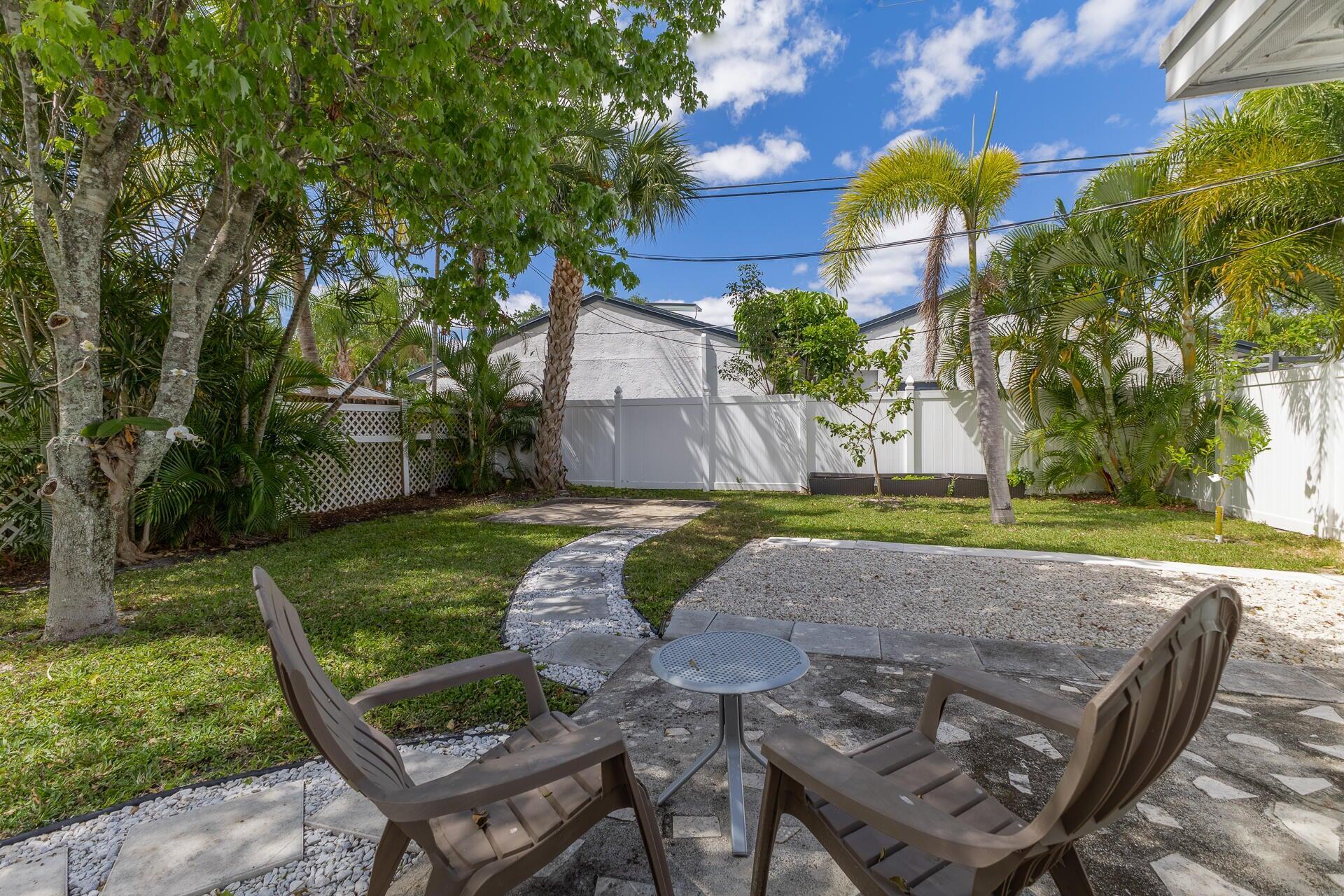 498 NE 47th Street