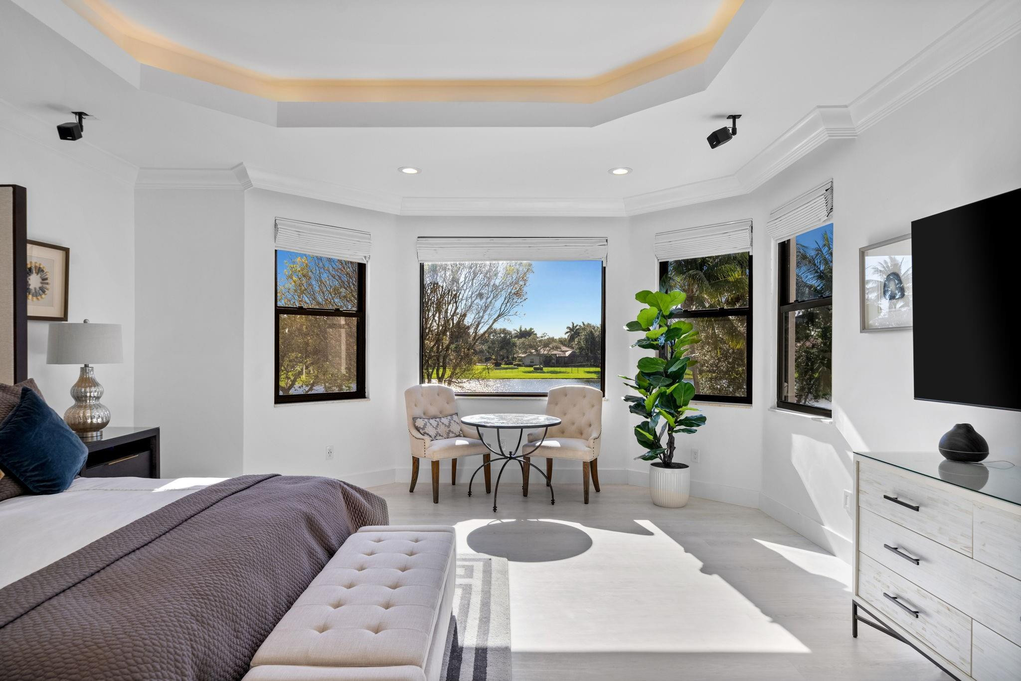 3747 Saratoga Lane