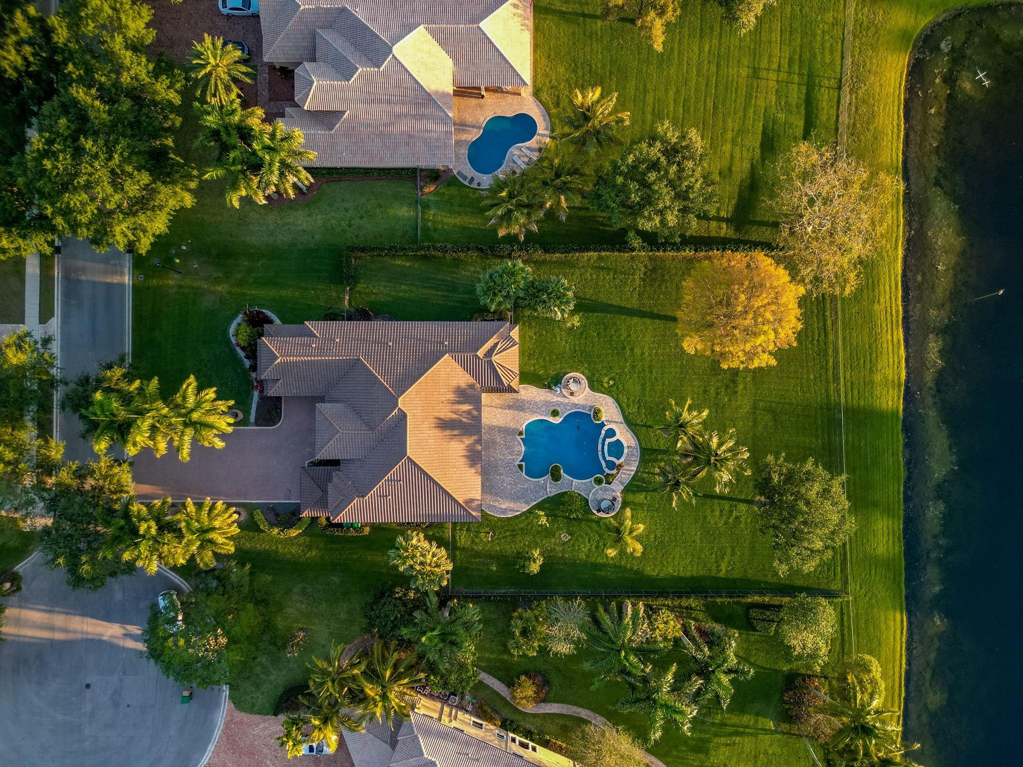 3747 Saratoga Lane
