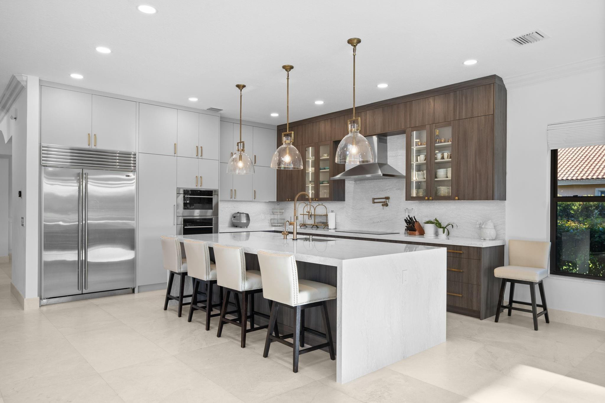 3747 Saratoga Lane