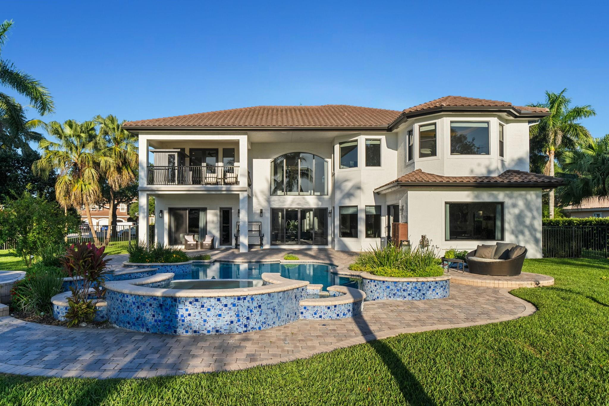 3747 Saratoga Lane