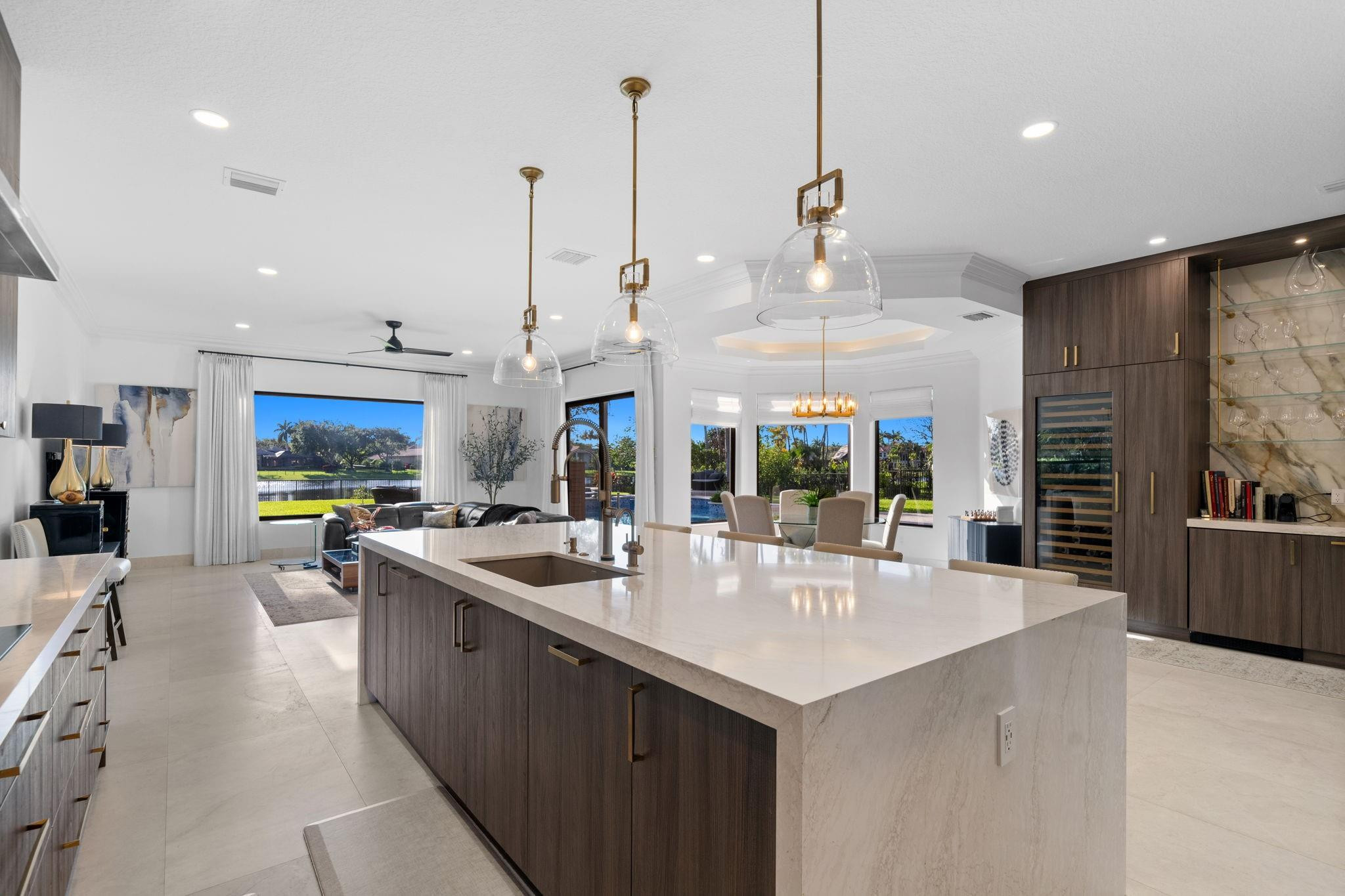 3747 Saratoga Lane