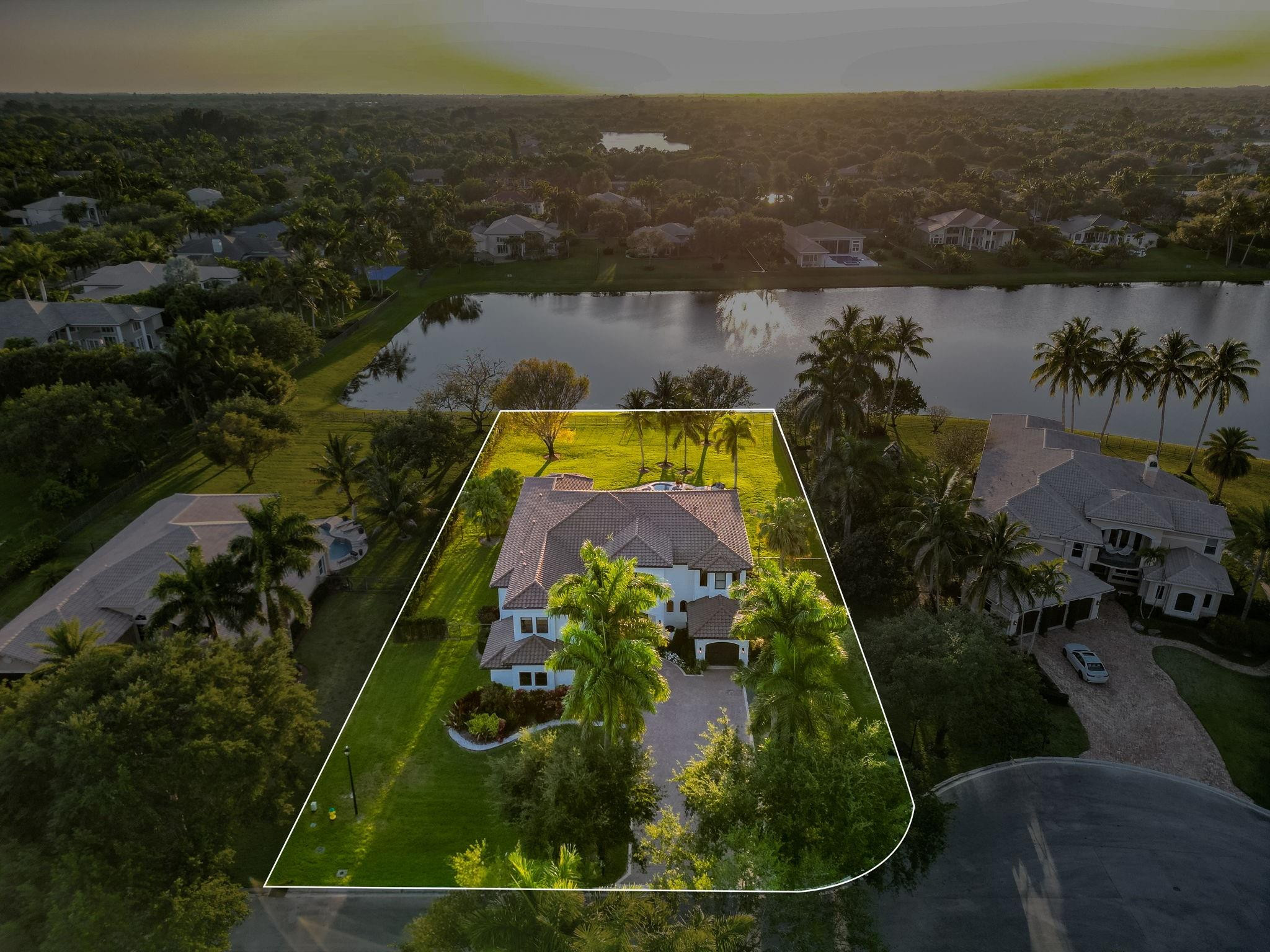 3747 Saratoga Lane