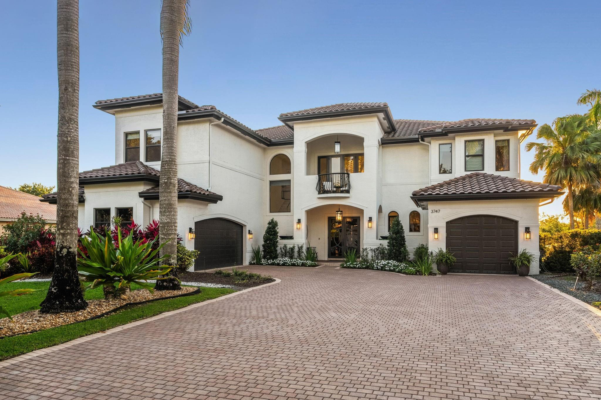 3747 Saratoga Lane