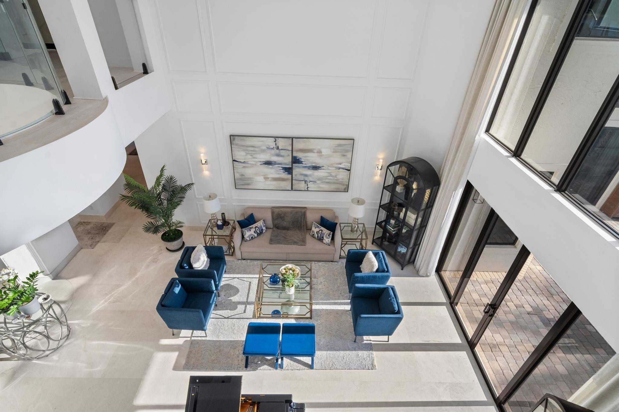 3747 Saratoga Lane