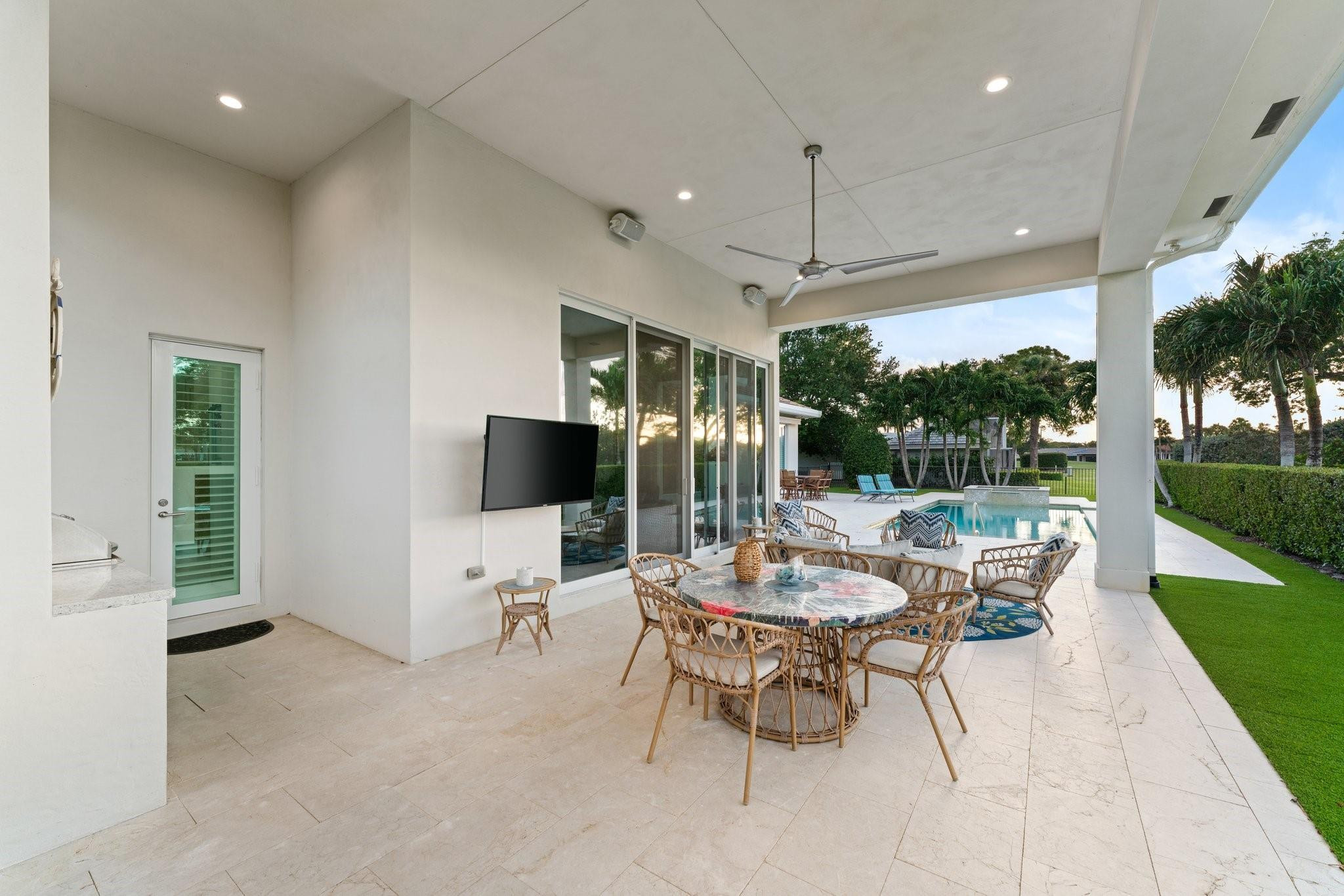 4689 Tree Fern Drive