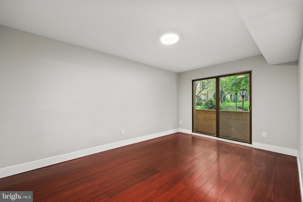 1656 PARKCREST CIRCLE 200
