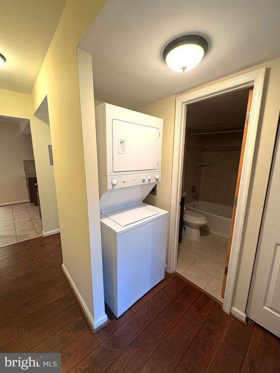 1659 PARKCREST CIRCLE 100
