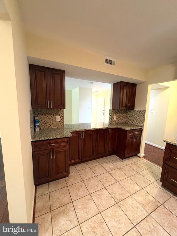 1659 PARKCREST CIRCLE 100