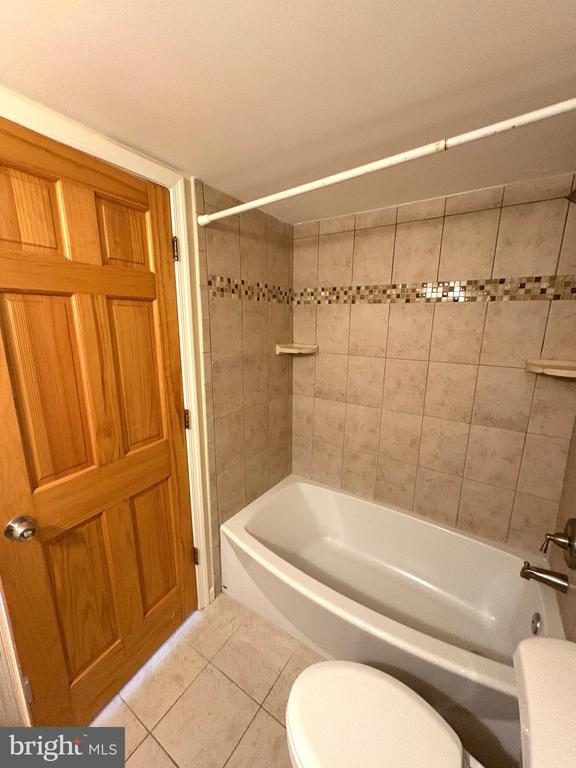 1659 PARKCREST CIRCLE 100