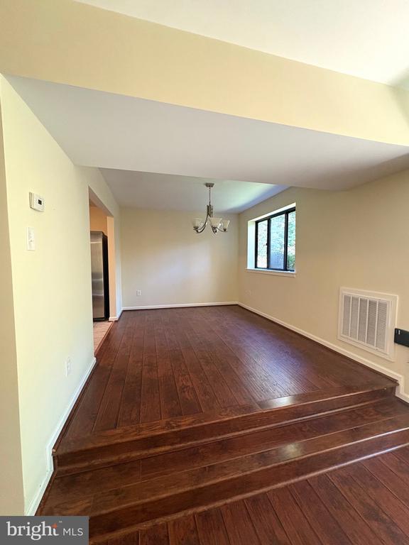 1659 PARKCREST CIRCLE 100