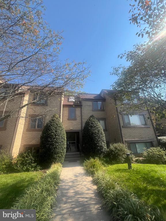 1659 PARKCREST CIRCLE 100