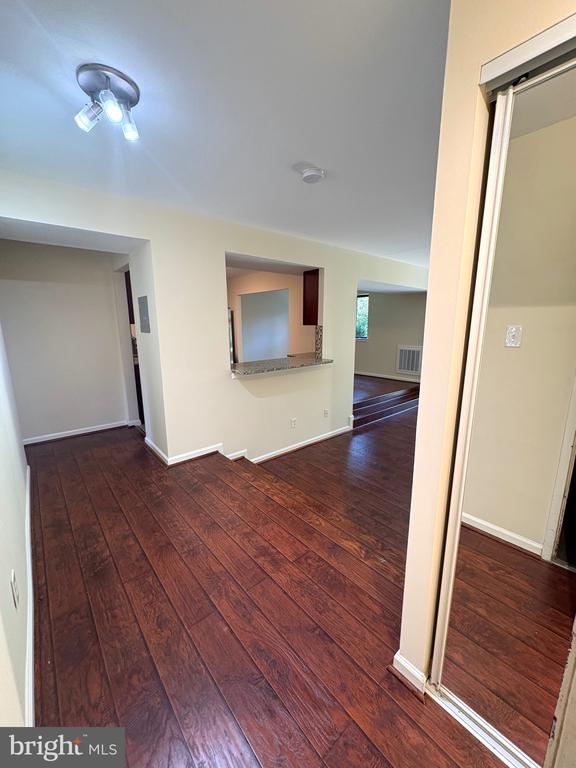 1659 PARKCREST CIRCLE 100