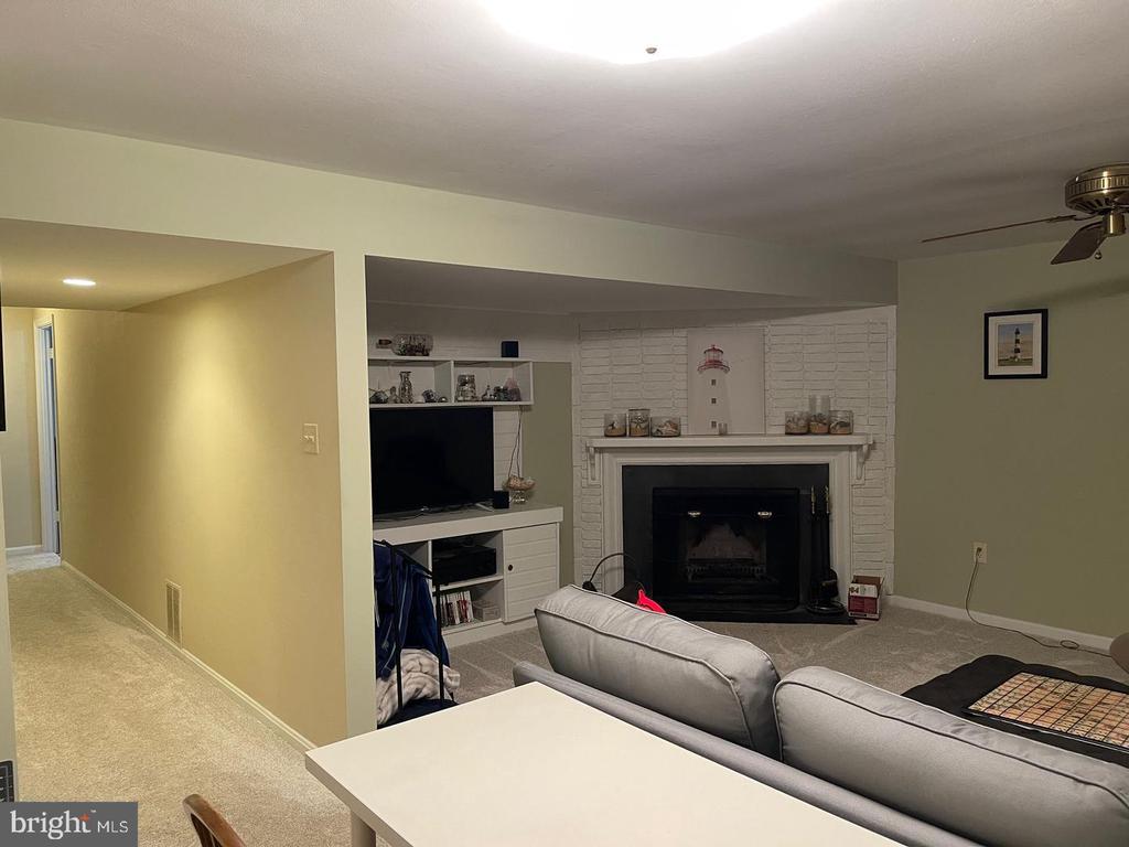 2182 GREENKEEPERS COURT