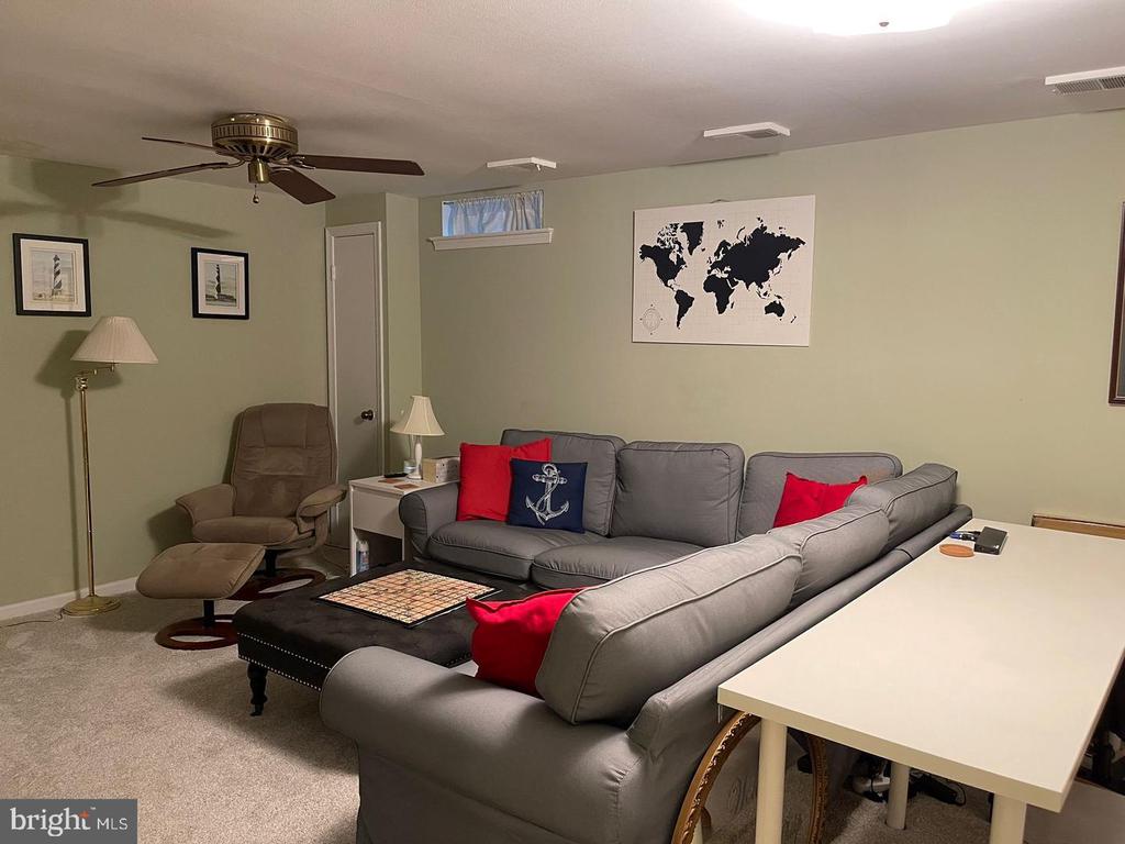 2182 GREENKEEPERS COURT