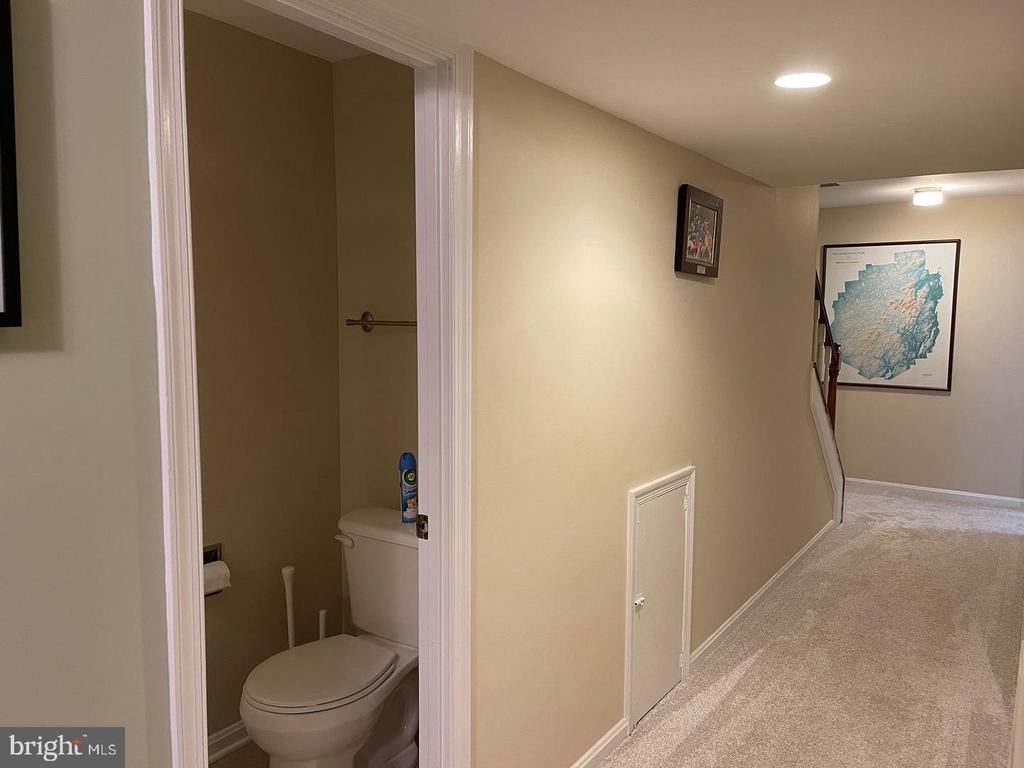 2182 GREENKEEPERS COURT