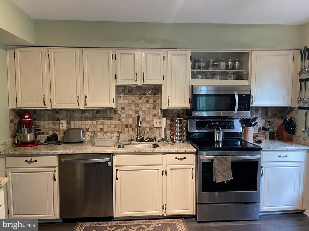 2182 GREENKEEPERS COURT