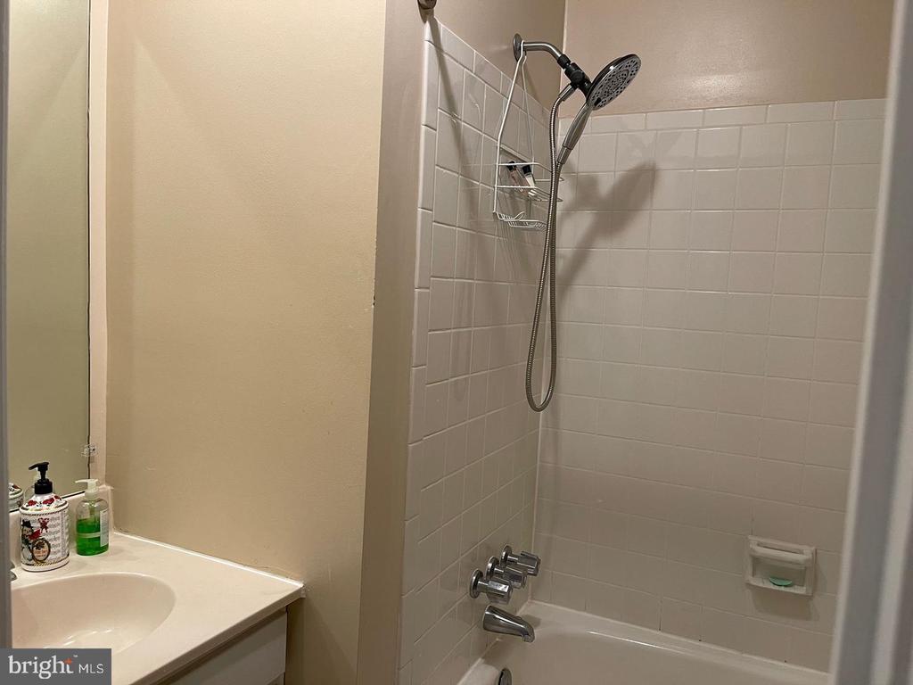 2182 GREENKEEPERS COURT