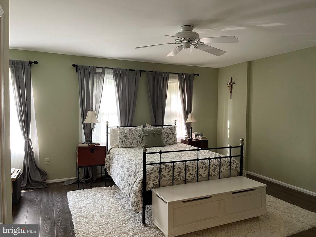 2182 GREENKEEPERS COURT
