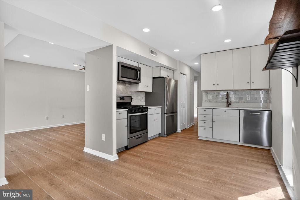 2018 COLTS NECK ROAD 10/11B