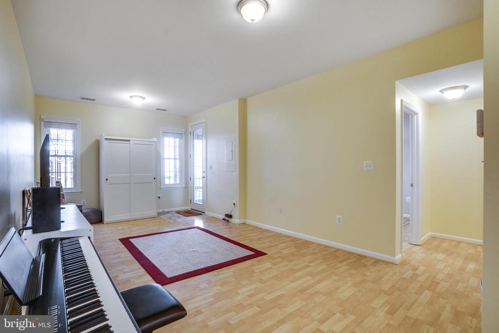 21292 VICTORIAS CROSS TERRACE