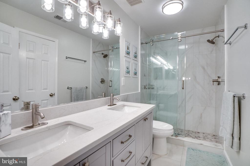 21292 VICTORIAS CROSS TERRACE