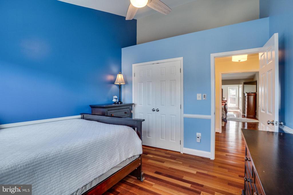 21292 VICTORIAS CROSS TERRACE