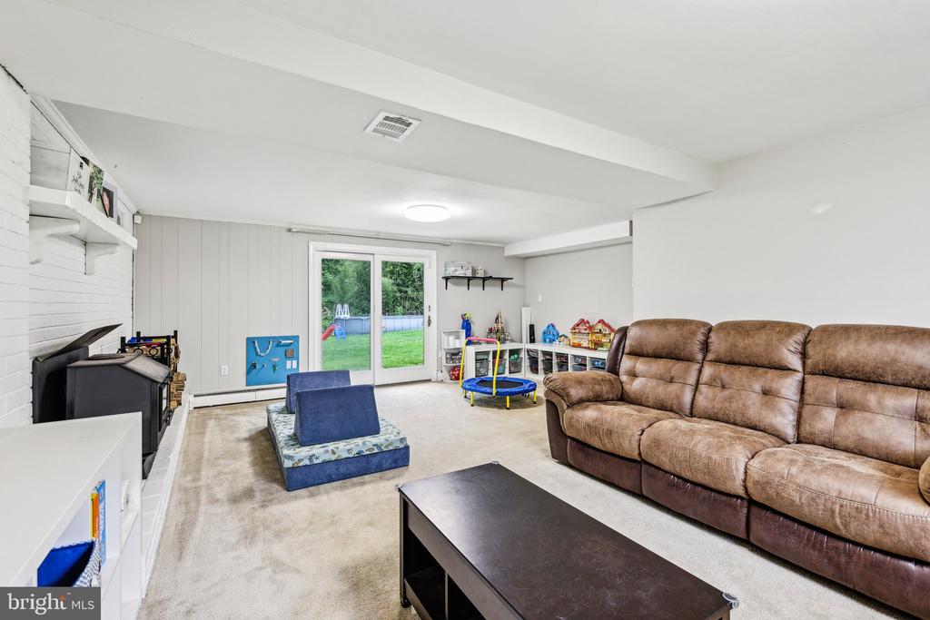 13616 KERRYDALE ROAD