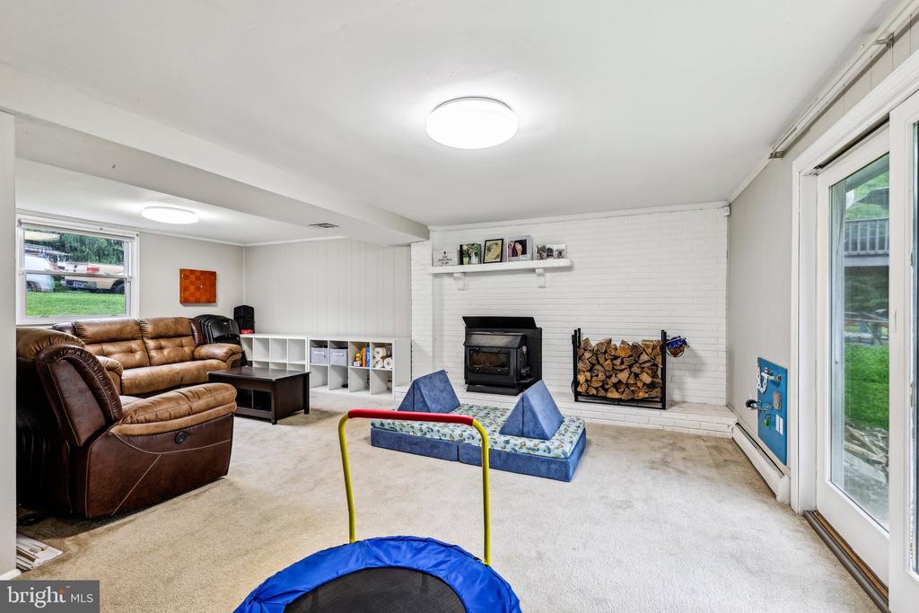 13616 KERRYDALE ROAD