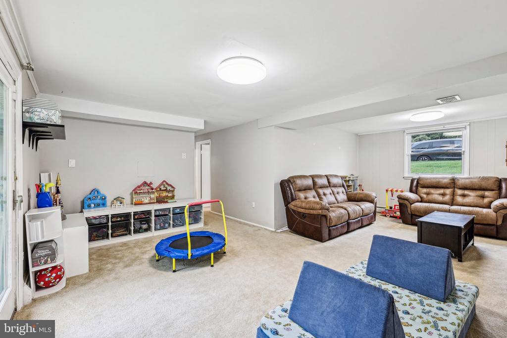 13616 KERRYDALE ROAD