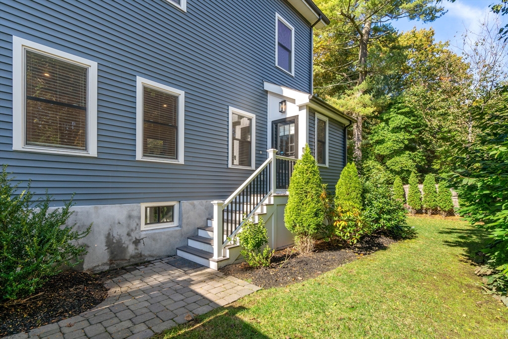37 Champa St
