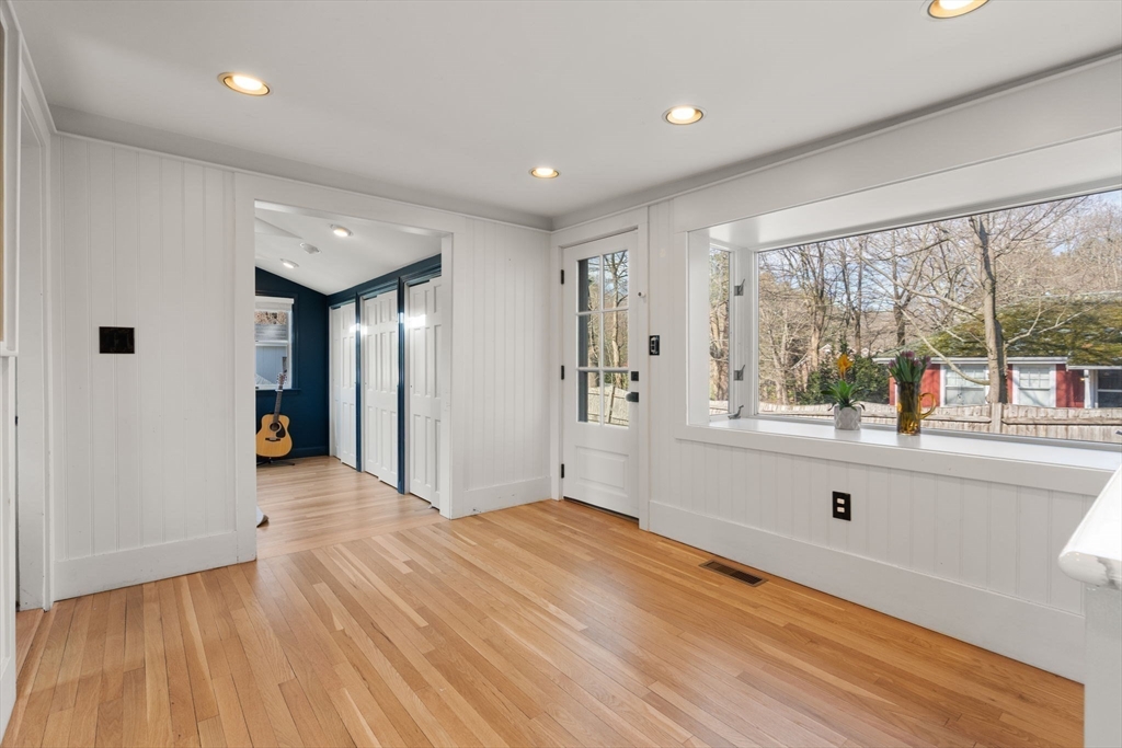 3 Bobolink Rd