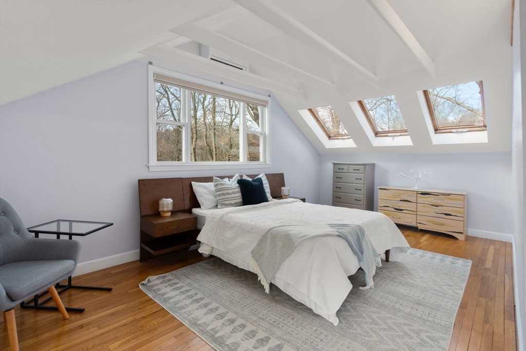 3 Bobolink Rd