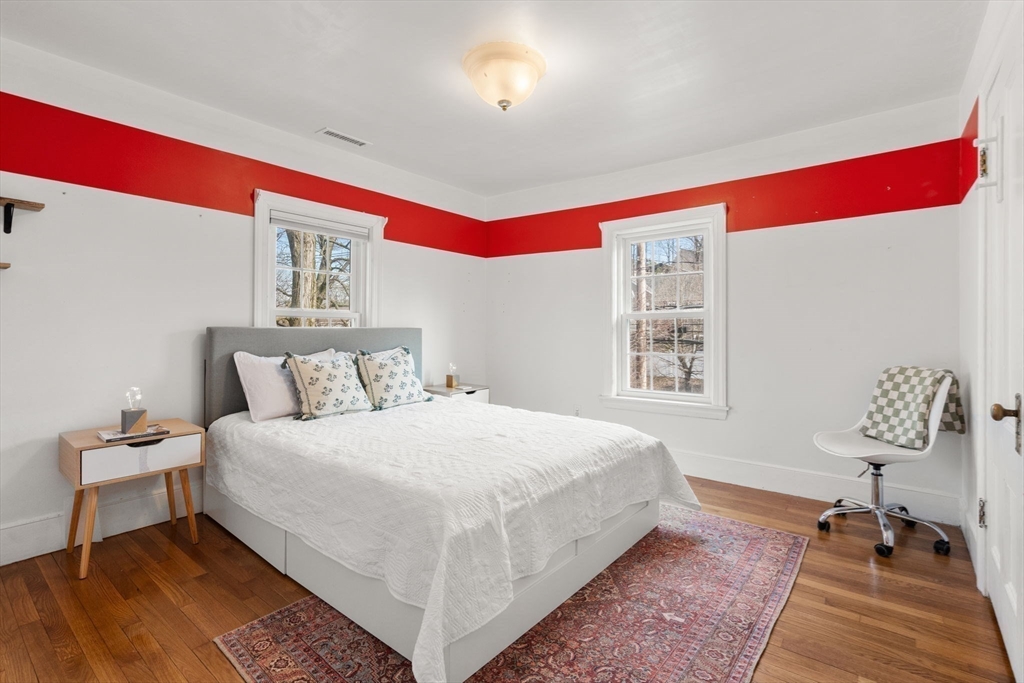 3 Bobolink Rd