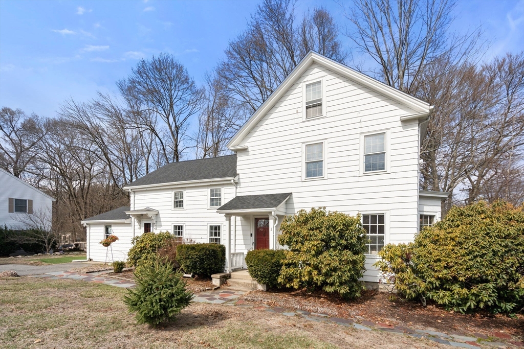 3 Bobolink Rd