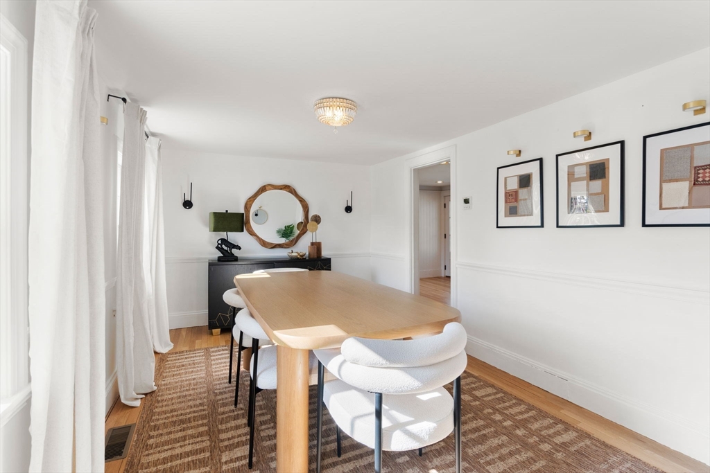 3 Bobolink Rd