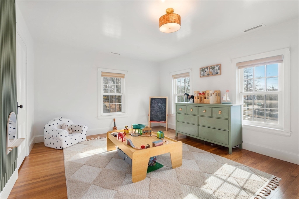 3 Bobolink Rd