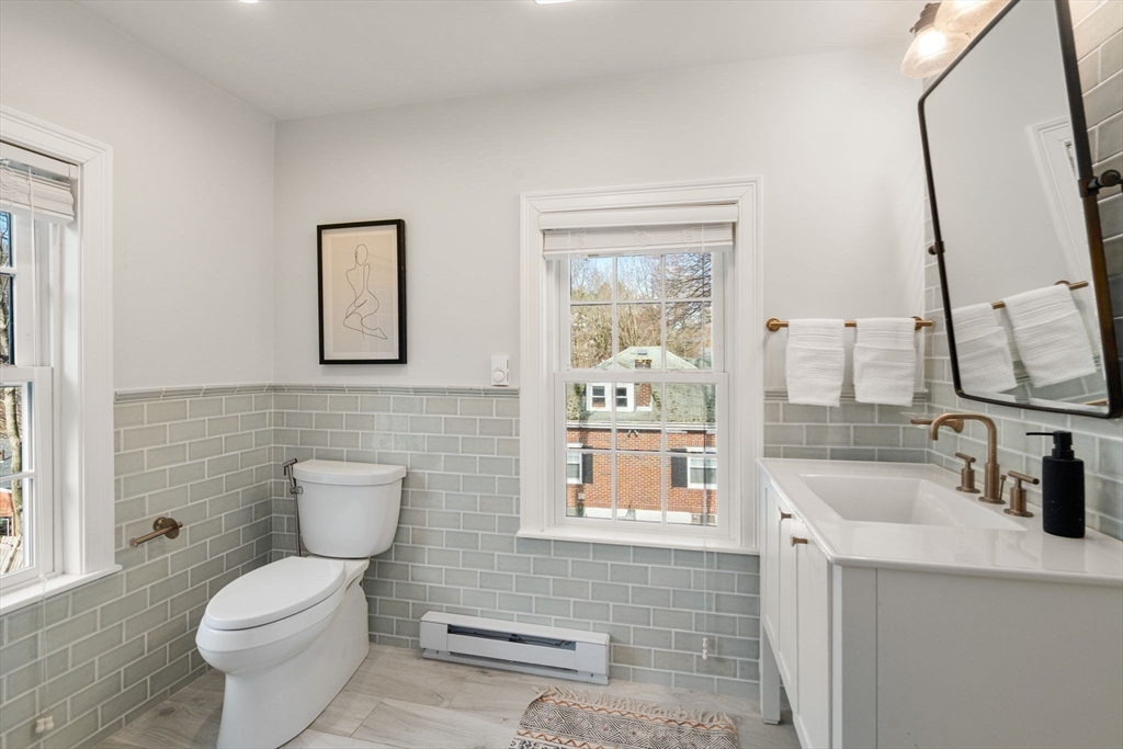 3 Bobolink Rd