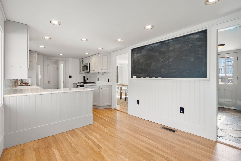 3 Bobolink Rd