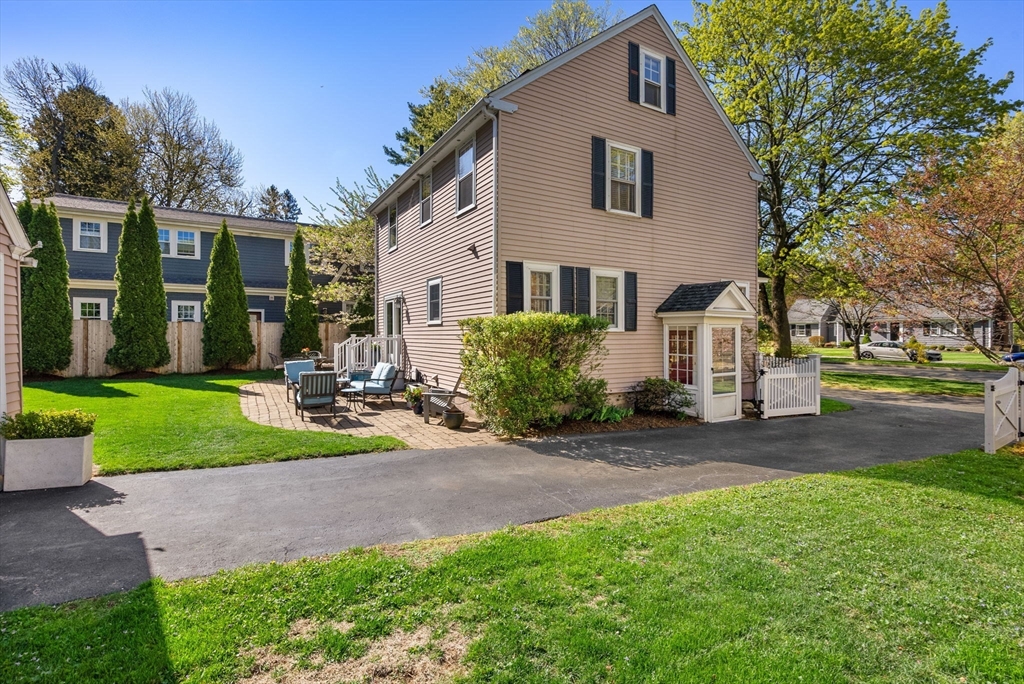 241 Weston Rd