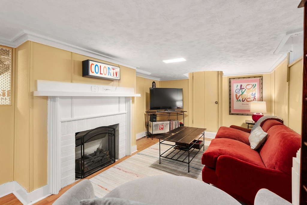 241 Weston Rd